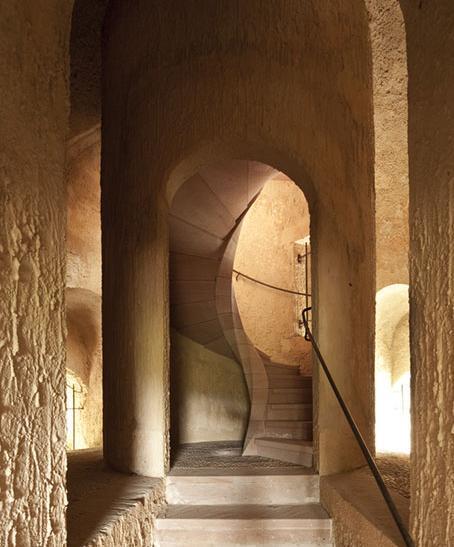 Treppe zum Belvedere des Merkurtempels im Schwetzinger Schlossgarten