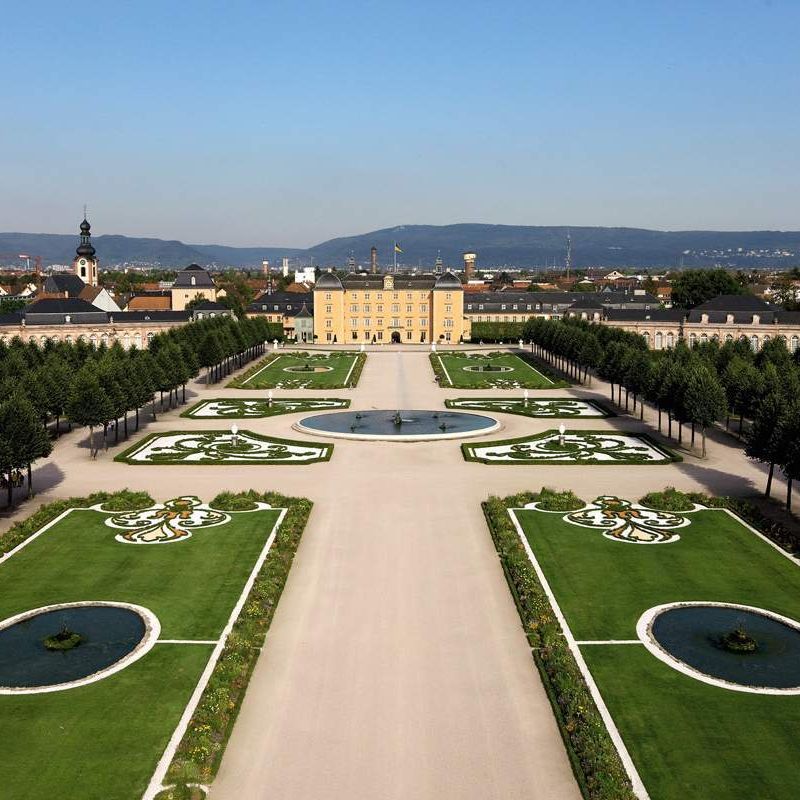 Schloss und Schlossgarten Schwetzingen, Kreisparterre und Schloss