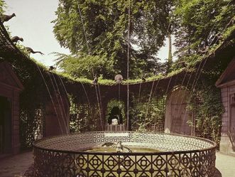 Vogelbrunnen im Schlossgarten von Schloss Schwetzingen