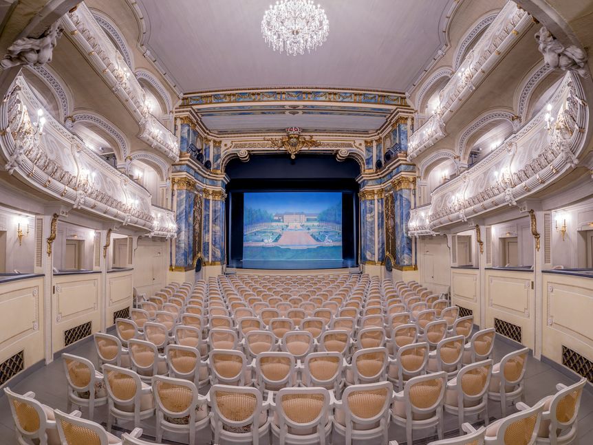 Schloss und Schlossgarten Schwetzingen, Schlosstheater, Blick zur Bühne