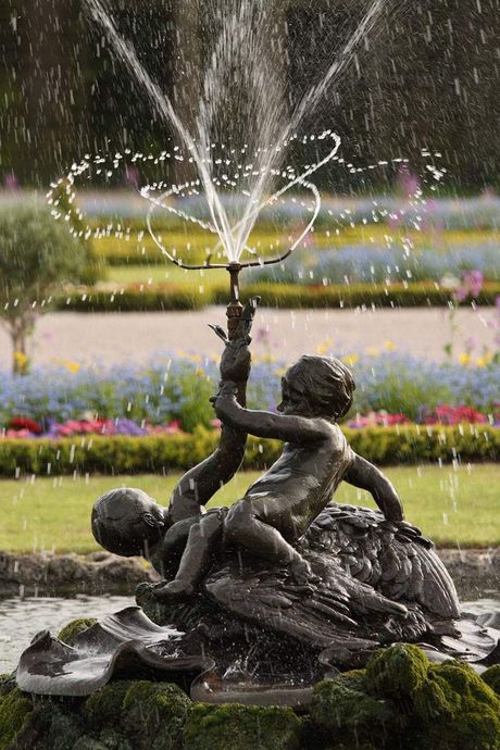 Schloss und Schlossgarten Schwetzingen, Wasserspiele im Garten