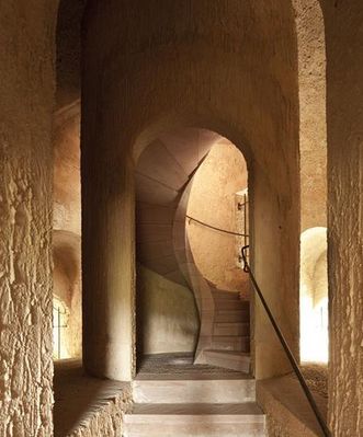 Treppe zum Belvedere des Merkurtempels im Schwetzinger Schlossgarten