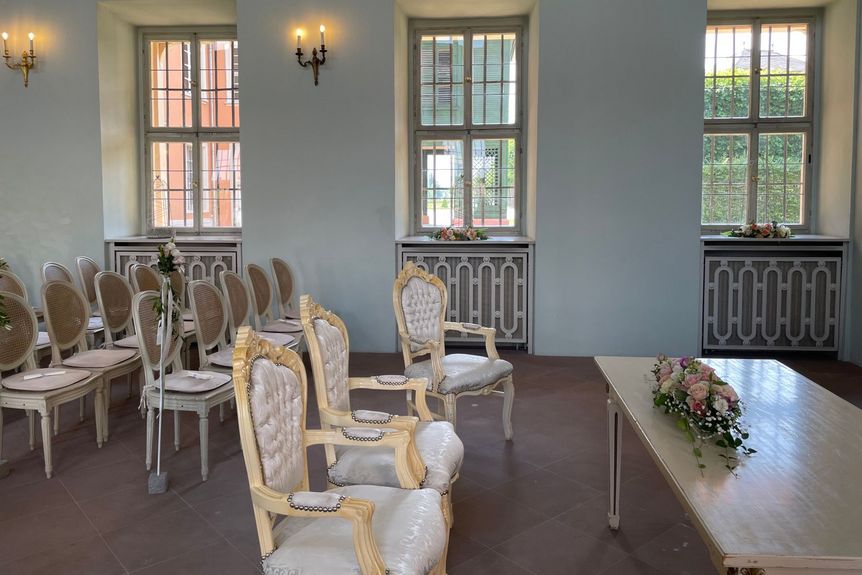 Schloss und Schlossgarten Schwetzingen, Schlosskapelle, Innenraum, Brauttisch und Gästebestuhlung