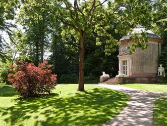 Tempel der Botanik im Schlossgarten von Schloss Schwetzingen