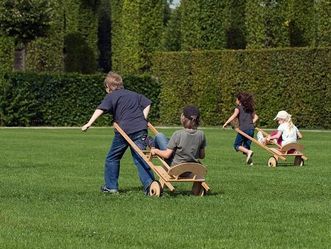 Kinder im Schlossgarten