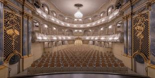 Schloss und Schlossgarten Schwetzingen, Hoftheater, Blick von der Bühne