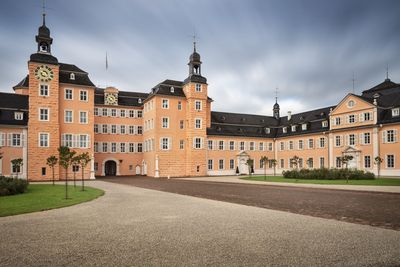 Der Ehrenhof von Schloss Schwetzingen