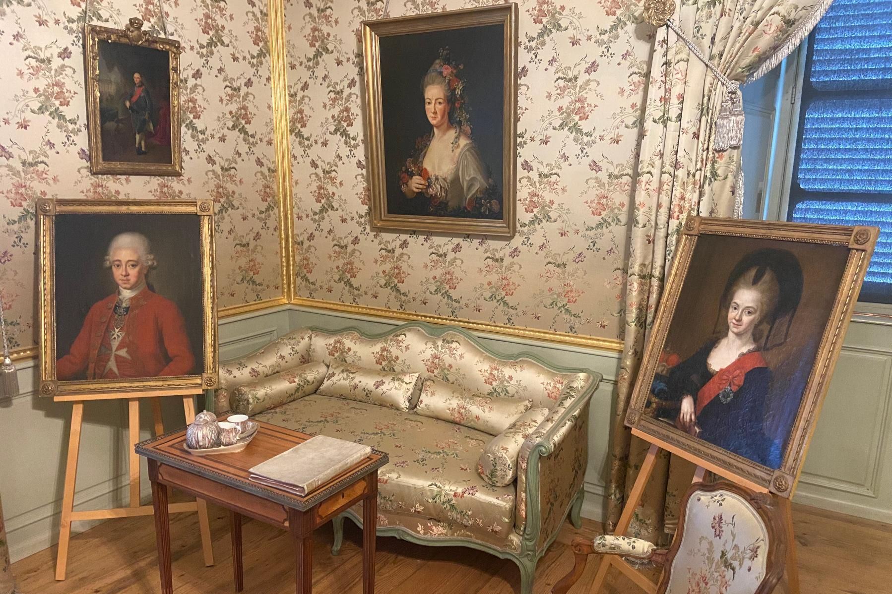 Schloss und Schlossgarten Schwetzingen, Präsentation „Familie und Mätressen“