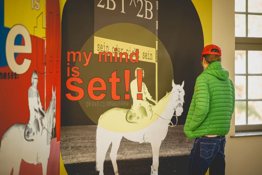 Schloss und Schlossgarten Schwetzingen, Ausstellung „Haltung“, Gemälde von Beate Baumgärtner