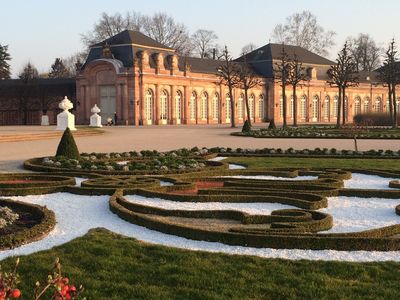 Schloss und Schlossgarten Schwetzingen, Südzirkelbau
