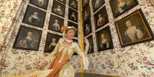 Blick in das Kammerdienerinnenzimmer von Schloss Schwetzingen