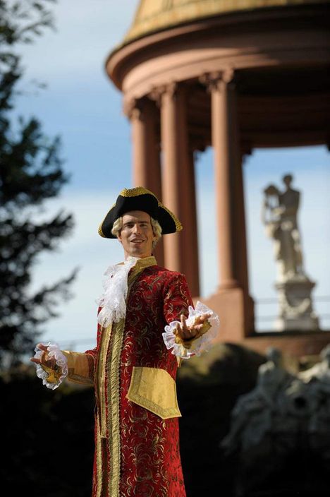 Château de Schwetzingen, Visiteurs dans le jardin