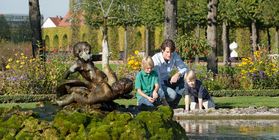 Besucher im Schwetzinger Schlossgarten