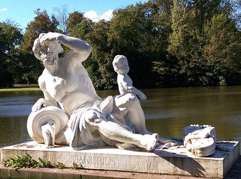 Château de Schwetzingen, Statue de Danubius