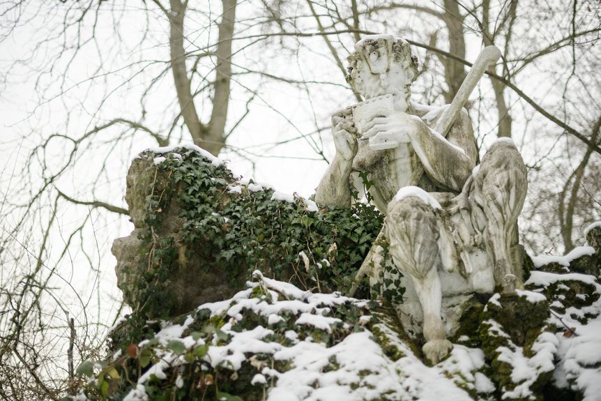Schloss und Schlossgarten Schwetzingen, Hirtengott Pan im Schnee